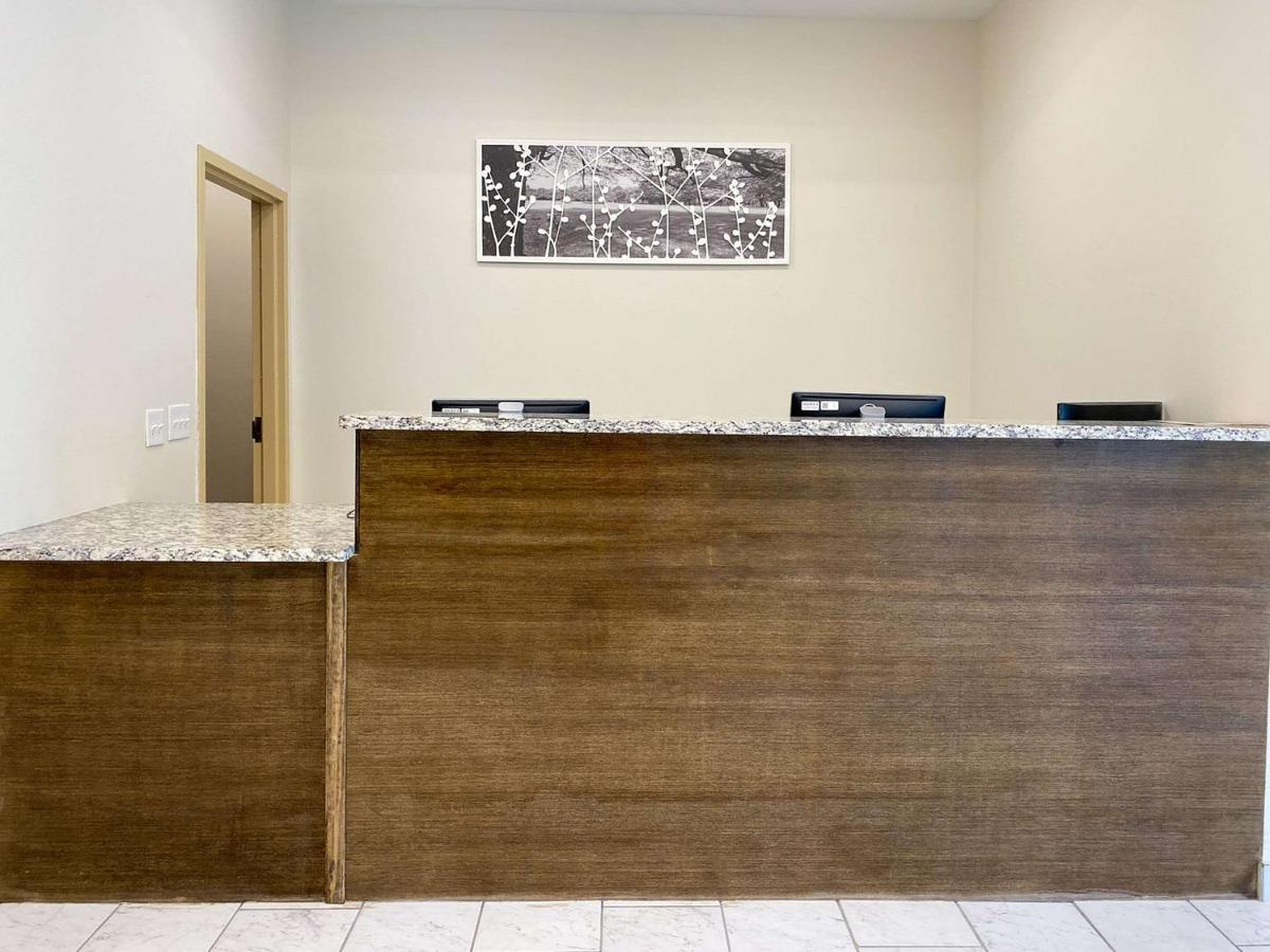 Sleep Inn Greensboro - Coliseum Area Екстериор снимка